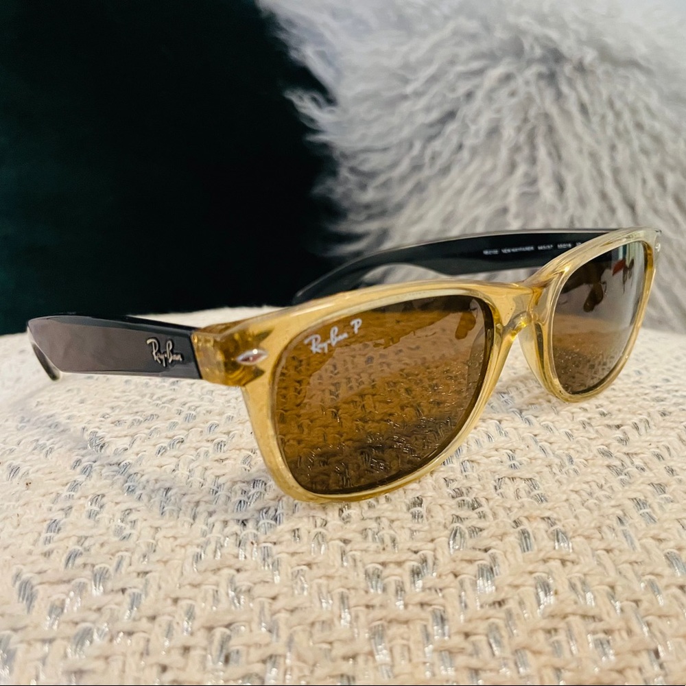 Ray-Ban Polarized New Wayfarer Classic RB2132